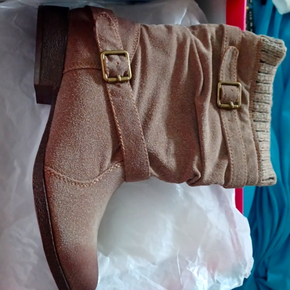 Suede boots